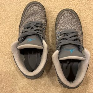 Nike air Jordan used youth size 7. Gray with light blue